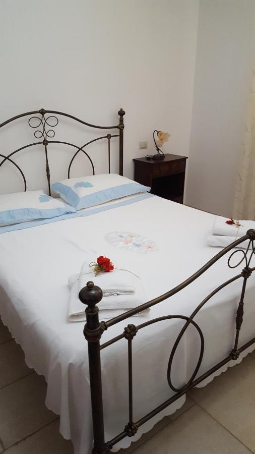 アルベロベッロ Trulli Dell'Aia Bed & Breakfast エクステリア 写真
