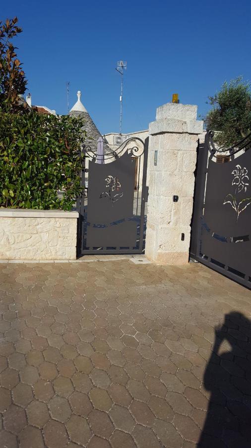 アルベロベッロ Trulli Dell'Aia Bed & Breakfast エクステリア 写真